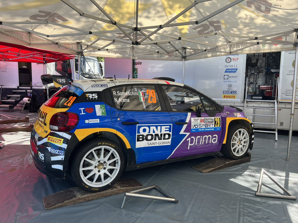 【けいこのホゲホゲERC@ローマ日記】  

水曜日に話を伺ったラケーレ・ソマスキーニ（シトロエンC3）は嚢胞性線維症という難病を抱えながらラリードライバーとして活躍中。この若さで自伝を発刊、利益は難病の研究に充てられるとのことでちょい貢献。

#WRCjp #ERC #WRC #hogeERC #RallydiRomaCapitale