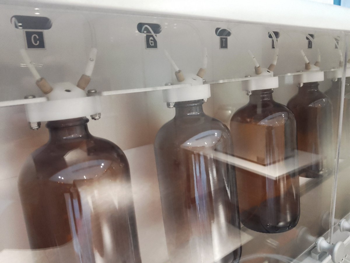 honyabiotec's tweet photo. 📢HY-12 Oligo Synthesizer
☑️12 Columns (6 0r 12 per run)
☑️25 nmol to 300 umol scale synthesis
☑️Standard with 12 amidite positions, up to 20 positions
☑️Low reagent consumption, 9 reagent positions
☑️Built-in PC, user-friendly control software
#oligosynthesis #dnasynthesizer https://t.co/A23mTLFZSm