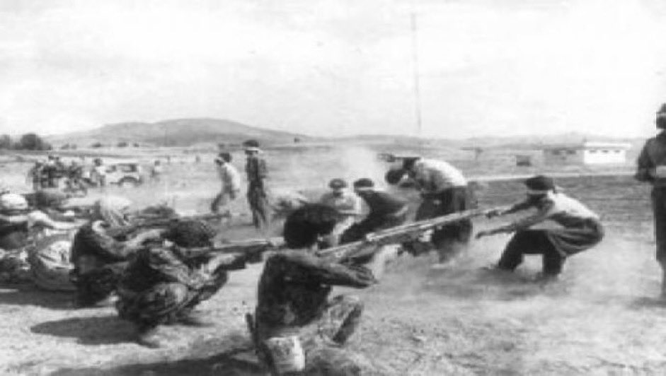 80 sal berê, li Geliyê Sefo 33 gundiyên Kurd hatin qetilkirin. Sucê wan nasnameya wan bû.  Sînorên ku li Lozanê, di nav gelê me de hatin avakirin rê li ber qetlîaman vekir ku birîna 33 Gule îro li Roboskiyê xwînî dibe. Em hemû qurbaniyan bi rêzdarî bi bîr tînin. Em jibîr nakin.