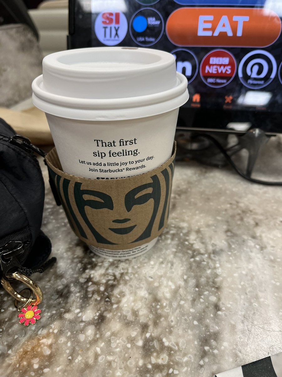 Coachgirl411's tweet photo. Starbucks hits just right at 4:30 am @StarbucksCanada #thatfirstsipfeeling https://t.co/w9OdzcQb9Q