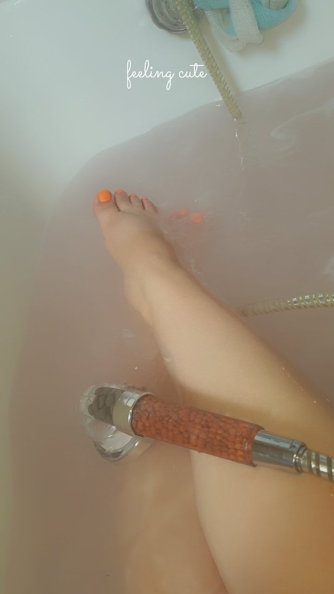NoemieDada's tweet photo. Secretgirlfeet 
Mon mym viens si tu veut 😁
#feet #fetichiste #jevend #viens https://t.co/NUv0pC1N6W