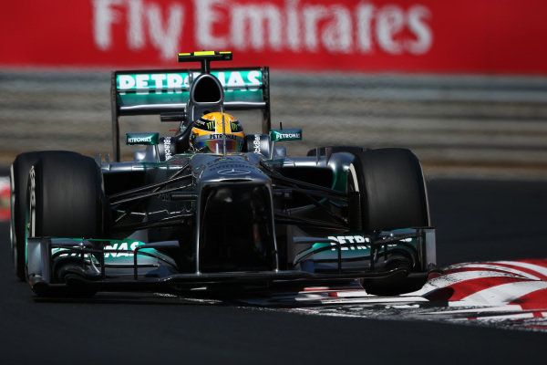 botequimgp's tweet photo. Há 10 anos Lewis Hamilton (Mercedes) venceu o GP HUNGRIA 2013. Kimi Raikkonen (Lotus) foi o 2º e Sebastian Vettel (Red Bull) o 3º.
#F1 #Formula1 #GPHungria #GPHungria2013 #HungarianGP #F1History #2013 #F1Throwback #RacingLegends #F1Fans #F1Memories #F1Nostalgia #Hungaroring https://t.co/9jD9EhUjJP