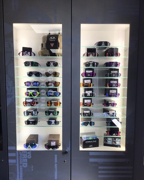 WOpticians's tweet photo. Last few days before the end of our sunglass sale.
Still plenty of gorgeous designer frames to choose from all with 25% OFF 📷
Top designer brands include :-
Tom Ford, Ray Ban, Oakley, Prada, Persol, Tiffany and Co, YSL, Mulberry.
Sale ends Monday 31st July 5pm https://t.co/6c6corfIR0