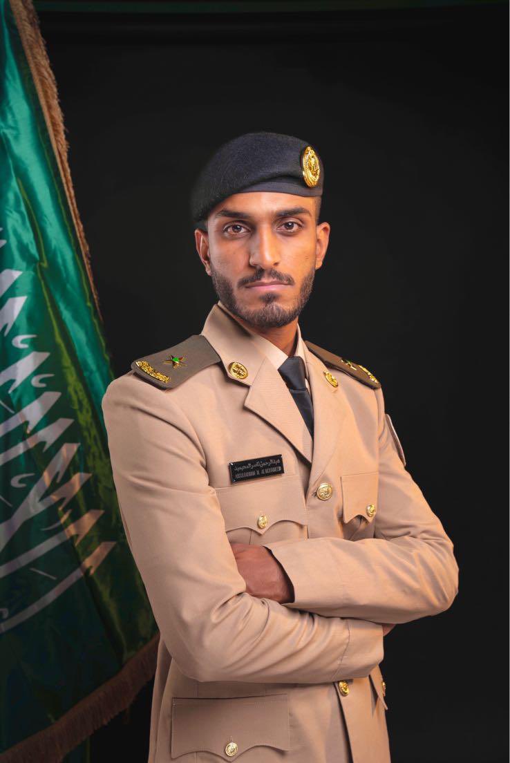 أبارك لابن الخالة الغالي 
الملازم : عبدالرحمن المحيميد 
تخرجه من كلية الملك عبدالعزيز الحربية برتبه ملازم 
دعواتي له ولزملائه الخريجين التوفيق والسداد  لخدمة دينهم ووطنهم