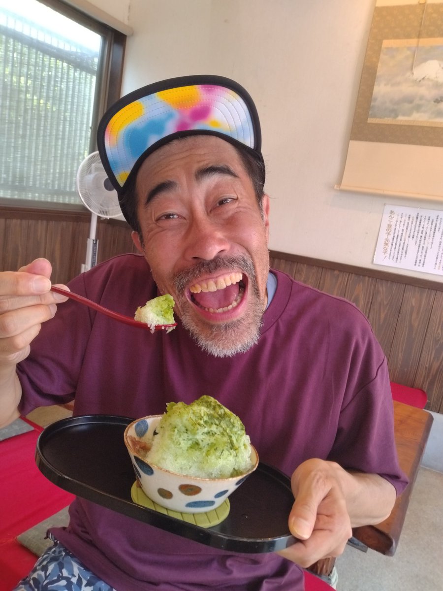 salamyshi's tweet photo. @hamatsutomoaki かき氷屋です！

本日はお���ち寄り頂きありがとうございました
来年もお待ちしています！！
その際は“冷たいものチケット“を忘れずに！

暑い中お相手してくださりありがとうございました〜！！ https://t.co/Tt76AjisWc