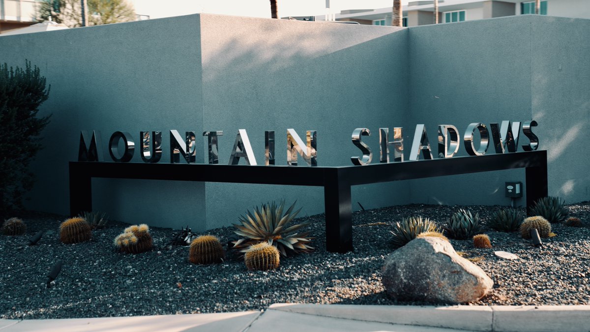 yesphx's tweet photo. Thanks again to the hundreds of you who came to the 2023 #yesphx Summer Social last week at @MountainShadows. What a great night w/our incredible ecosystem of founders, entrepreneurs, and community supporters. Special thx to sponsors @sprouter_app and Cody Wong. 🙏

More pics👇🧵 https://t.co/a2WFjqrNlb