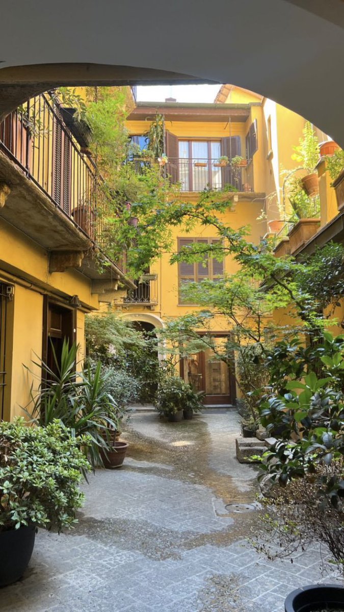 Buongiorno da #Milano (by Milano_segreta IG)