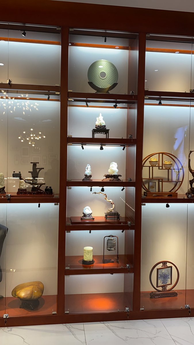 LONU Showcase Lighting, Mini Magnetic Showcase Track Lightings for Your Collection.

#museumdesign #exhibitdesign #custommade
#displays #interiordecor
#jewelrystore #glassdisplay
#custommadefurniture #museumdesign #pedestal
#officedesign #walldecor
#glassdesign
#trophy