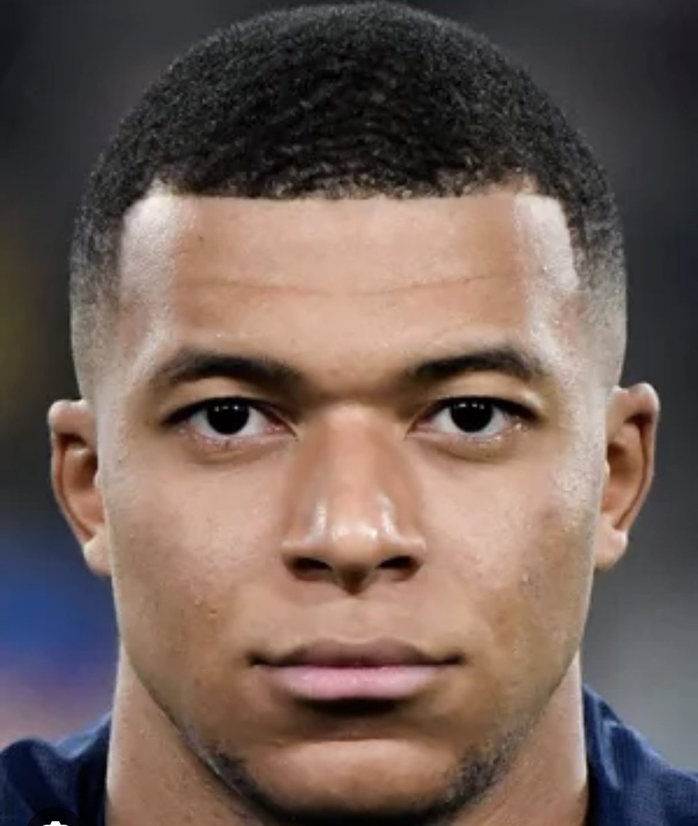 franzramo's tweet photo. #PSG Quand l’incompétence est plus forte que les milliards 
#Mbappé #qatar #transfert #KylianMbappé #kylian https://t.co/WDjU49eeKI