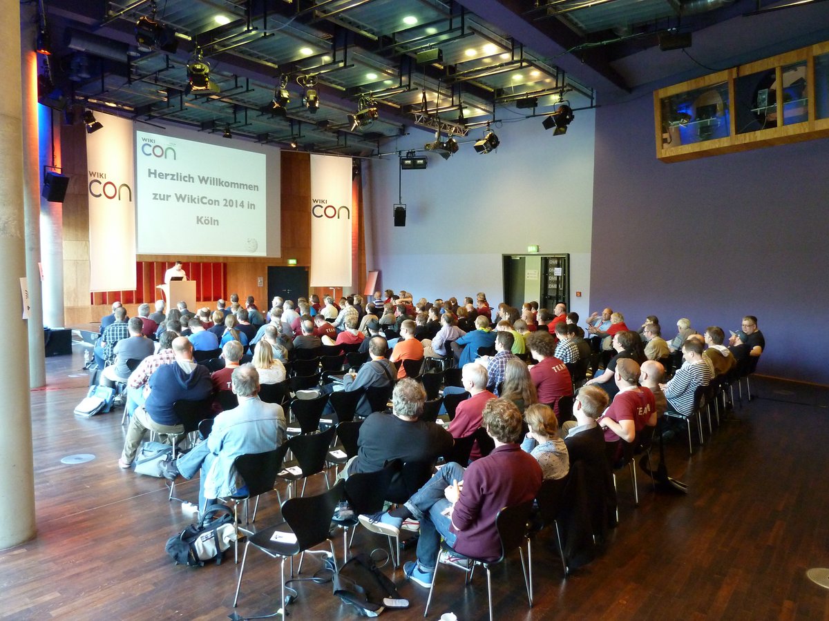 Wiki_Con's tweet photo. Was haben ein Schiff, die #WikiEule und der MediaPark in #Köln gemeinsam? Sie alle sind mit der #WikiCon14 verbunden. 230 Teilnehmende sprachen in der Domstadt u. a. über technische Weiterentwicklung und feierten die erste Verleihung des Preises WikiEule.
https://t.co/xI4xHZozSL https://t.co/Fx2T0vkS2d
