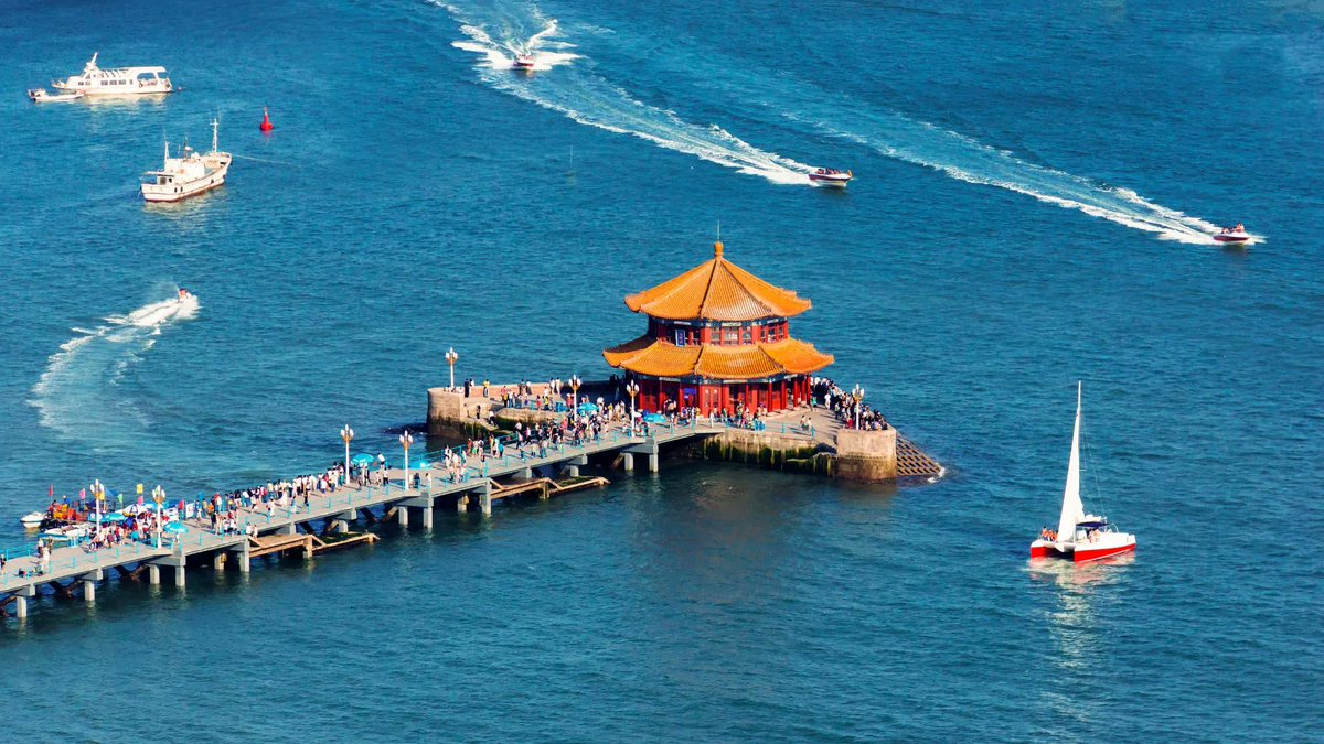 exploreqingdao's tweet photo. As a symbol of Qingdao, Zhanqiao Pier is an amazing place to observe sailboats and yachts, view the sea, and experience the combination of classical elegance and trendy lifestyles.

https://t.co/5NPNWPkoTV
#ExperienceQingdaoPhotoExhibition #Qingdao #Shandong #China #VisitChina https://t.co/qyjK7AStqp