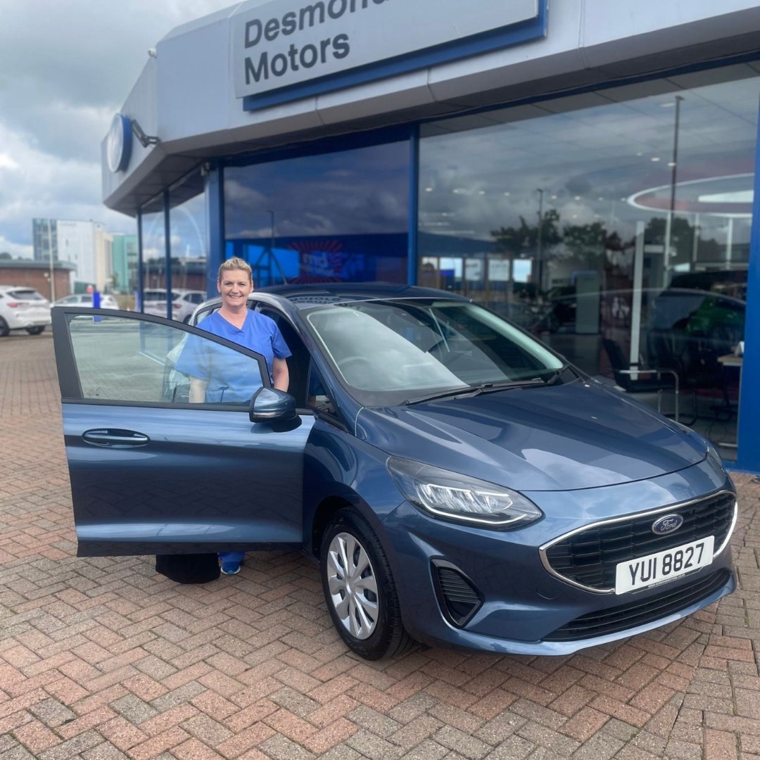 Returning customer Shirley Lishman collecting her brand new Ford Fiesta!📣 Thank you for the business and continued support!🤩