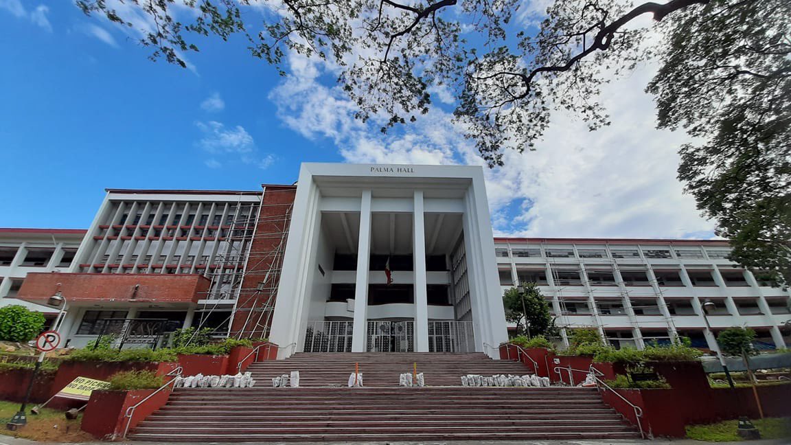 jufiejuf's tweet image. barbie land           mojo dojo casa house