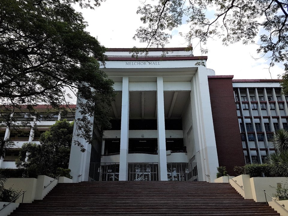 jufiejuf's tweet image. barbie land           mojo dojo casa house