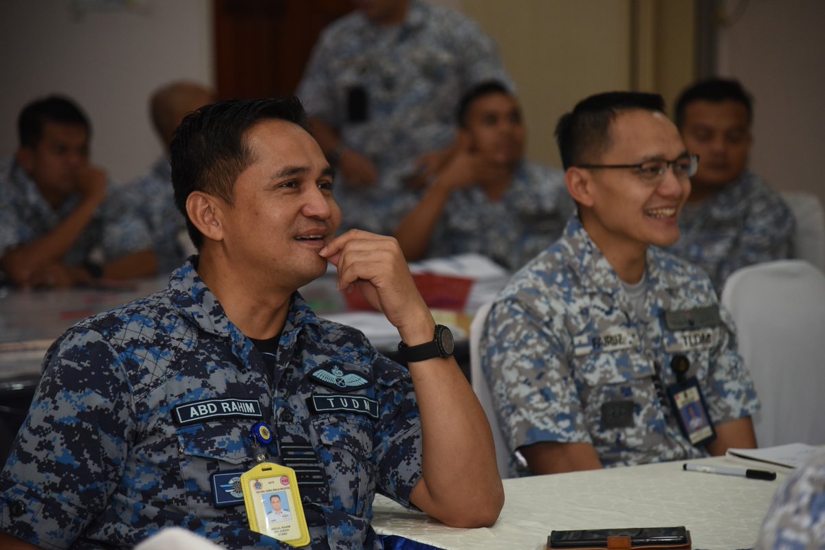 Kini Kembali.

#EksANGSA iaitu latihan bilateral dua angkatan <a href="/tldm_rasmi/">Royal Malaysian Navy</a> dan <a href="/tudm_rasmi/">TUDM</a> kini bermula. Fasa pelabuhan di Pangkalan TLDM Lumut giat berlangsung dengan penglibatan maksimum daripada warga Angkatan Tentera Malaysia 
#NavyNews 
#Kesiagaan
#Interoperability