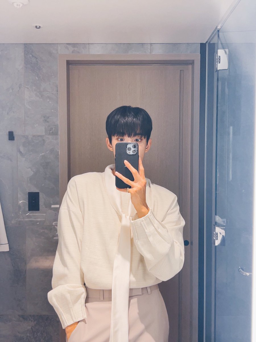 sounds_of_cheol's tweet photo. dokyeom 📷🤎 https://t.co/LDnUYrRs7g