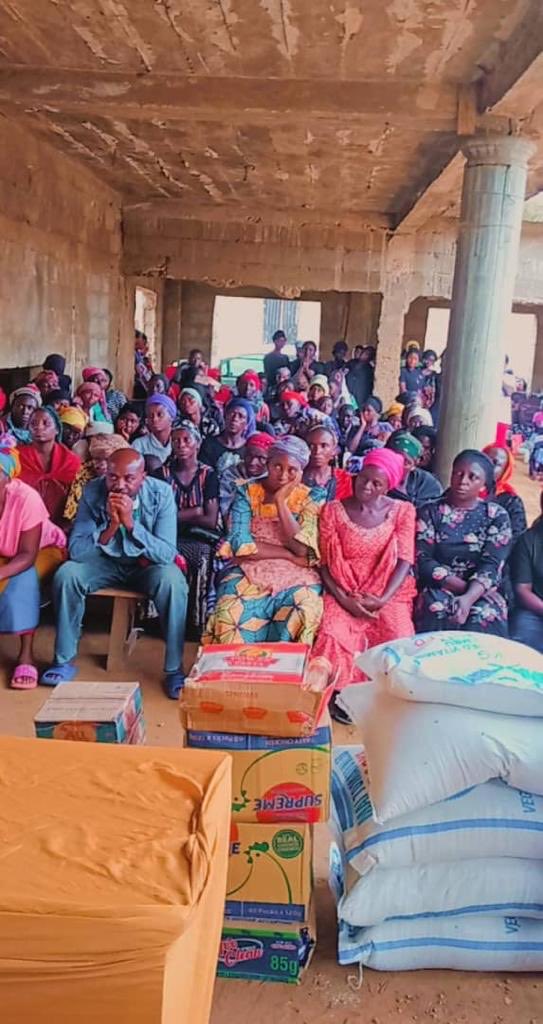 manumar_org's tweet photo. The Manumar Foundation donated relief items to IDP camps in Baptist church, Mangu central mosque, Gindiri Primary school among others in Mangu LGA in Plateau state in order to alleviate suffering, curb hunger and starvation following the recent crisis.
#TheManumarFoundation https://t.co/tMNRvD4VS2