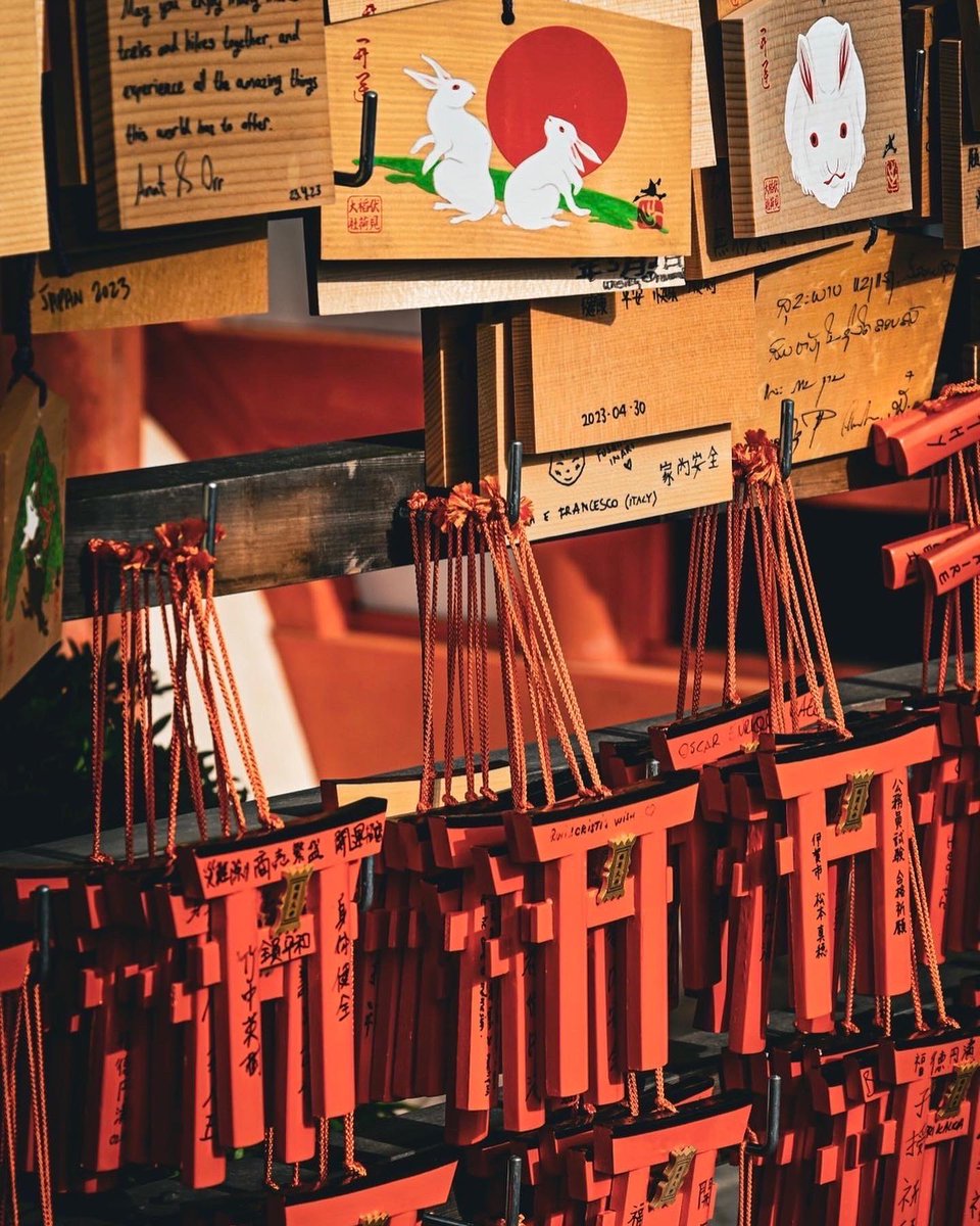 KNOCKltd's tweet photo. I wouldn't be surprised if it was your dream to walk through this place. Although the crowds are large during holidays, Fushimi inari still gives you a wonderful experience. #japan #fushimiinari #kyoto #travel #japaneseculture #letsseejapan https://t.co/teHn5rFthH