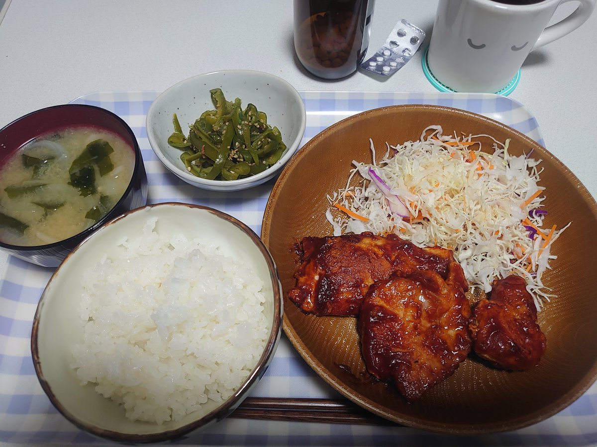 momomuken's tweet photo. 🫑ピーマン食べたらスーパーマン🫑
🫑みんなもおどればピーターパン🫑

\ﾋﾟｰﾏﾝ ﾀﾞｲｽｷｰ/ \ﾋﾟｰﾏﾝ ﾒｯﾁｬｽｷｰ/

メインはポークチャップです。

#tacook
#MOMOSキッチン https://t.co/Saou3GCTz3