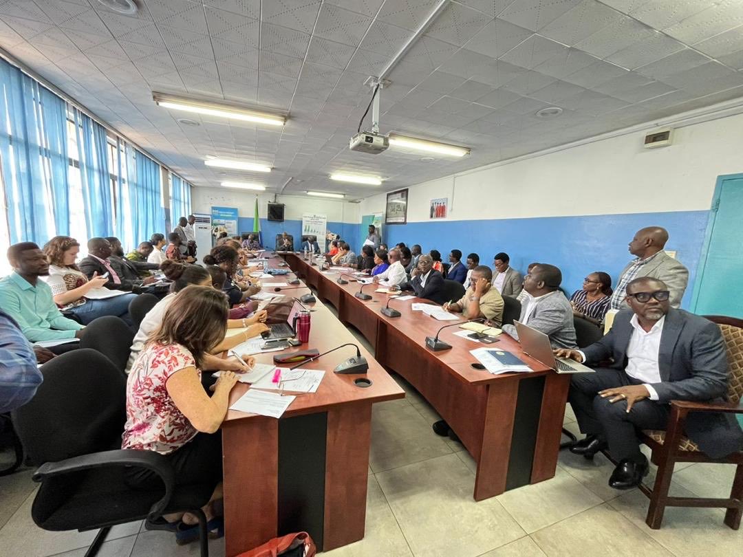 DembyAustin's tweet photo. Yesterday I had my first engagement since reappointment with our Health Dev partners. This well attended hybrid meeting provided an opportunity to reflect on previous work, consolidate gains, and project ambitious goals aimed at improving health outcomes for all Sierra Leoneans https://t.co/WZrqCAsh9Y