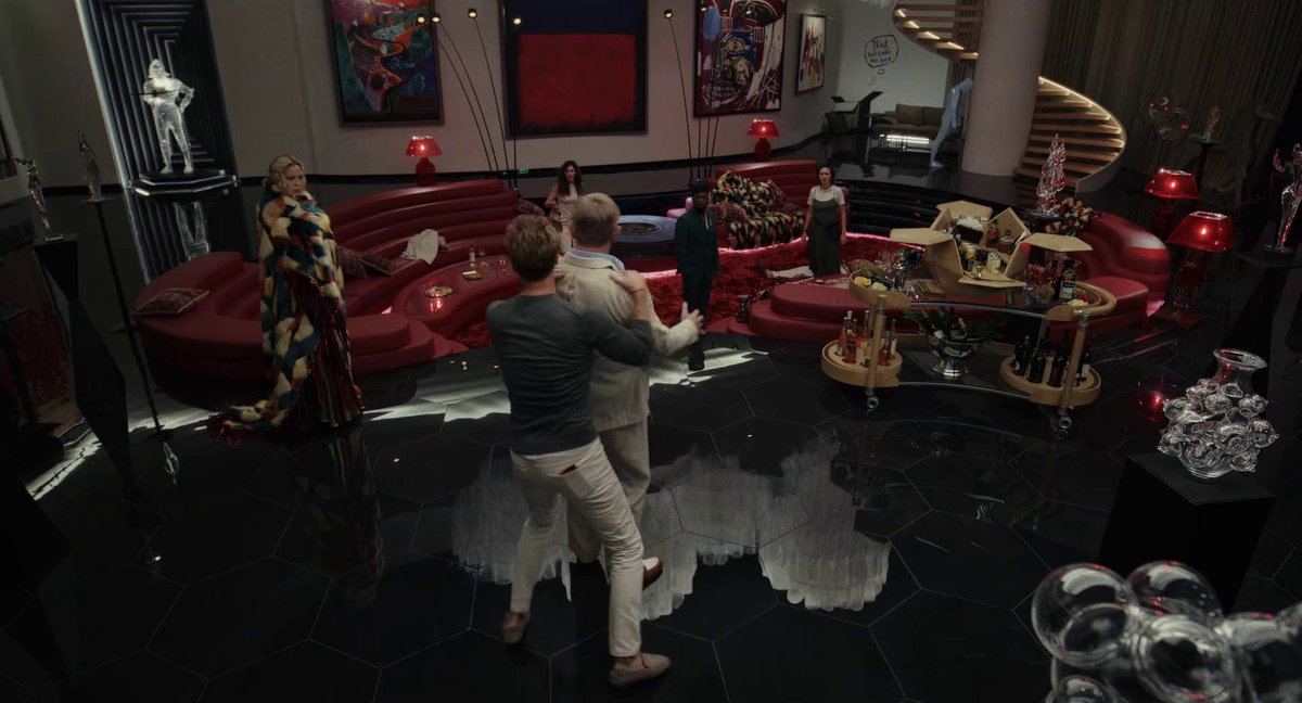 Glass Onion Minute tweet media