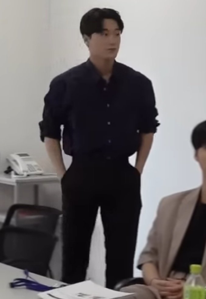 etherealsanie's tweet photo. San's waist. 🫠 https://t.co/aM2Afpqbrj