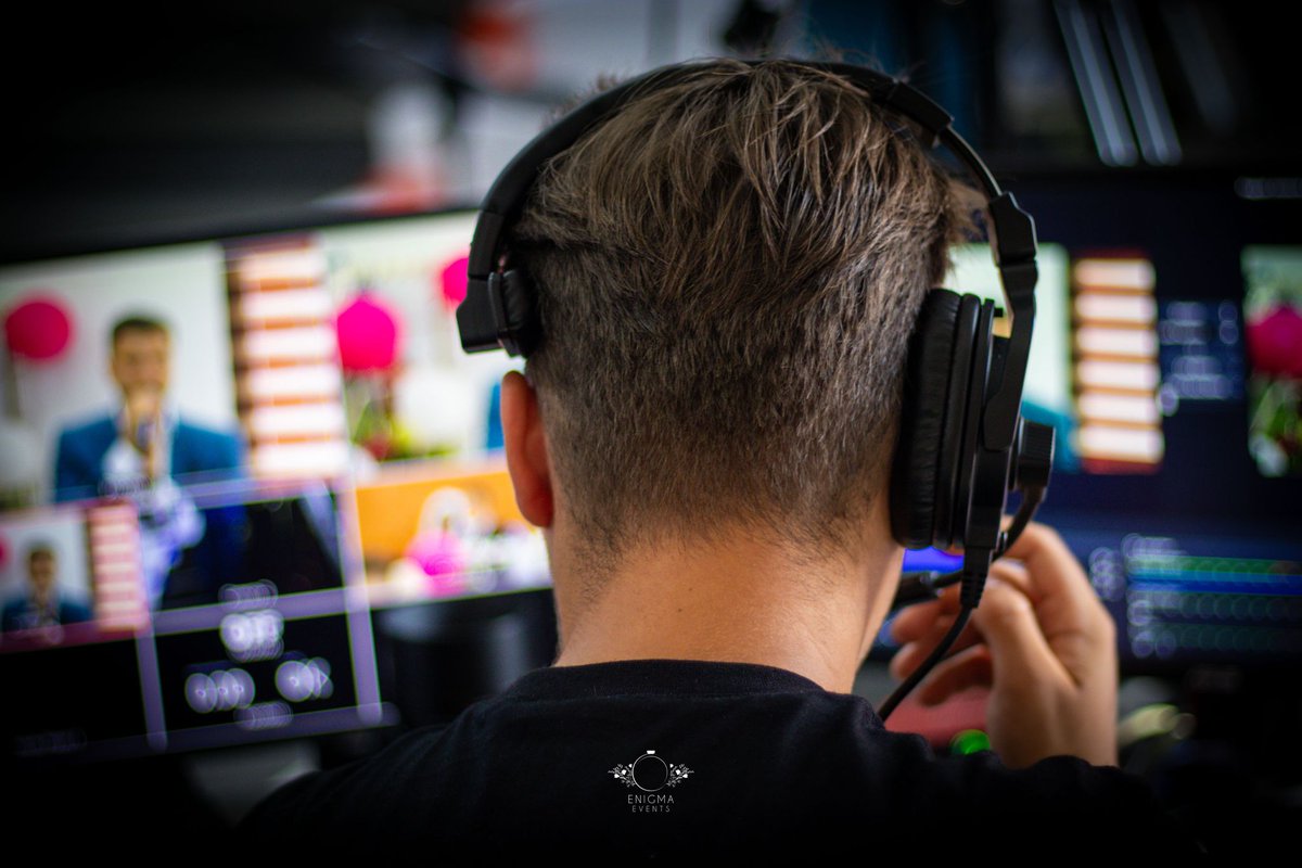 Live from the church at your wedding? Ticked off! Do you have guests from afar, or is your family unable to attend your event? Online, everything is possible. Technology brings us closer now than ever, anywhere in the world.