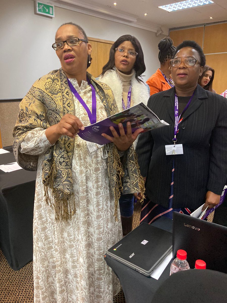 khanyisainanda's tweet image. Welcome to our Lead Where You Are Workshop 3 - Facing Challenges + Communicating for change. Let's explore leadership skills to overcome obstacles and improve communication. Join us on this journey of growth! ✨
.
.
.
.
#Growth
#Leadership
#Workshop3