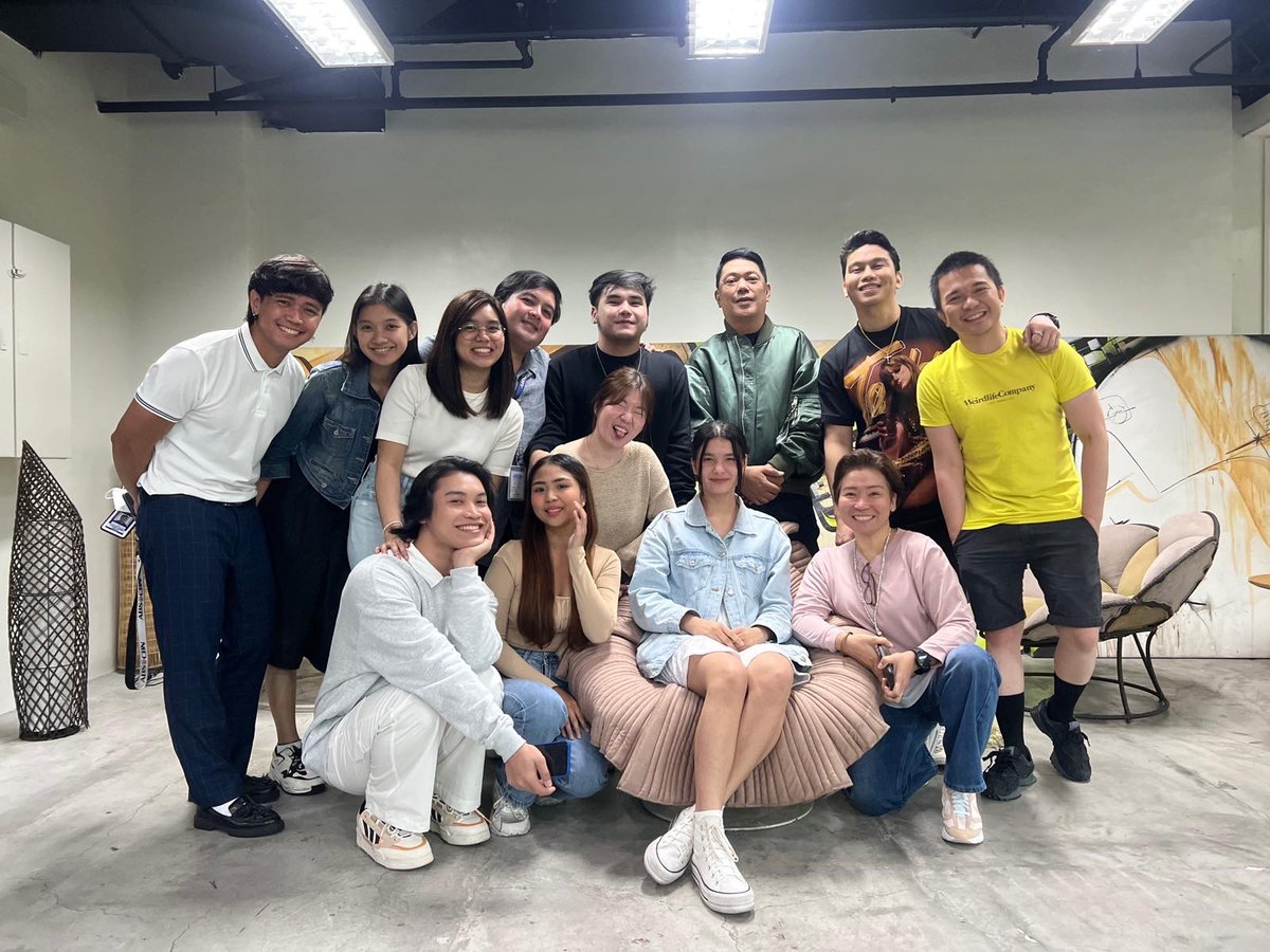 StarPopPH's tweet photo. Let's cook it up, #StarPop! ✨

Our beshy @anjisalvacion will give you something great! 

#StarPop #AnjiSalvacion https://t.co/8SedjP4ZJH