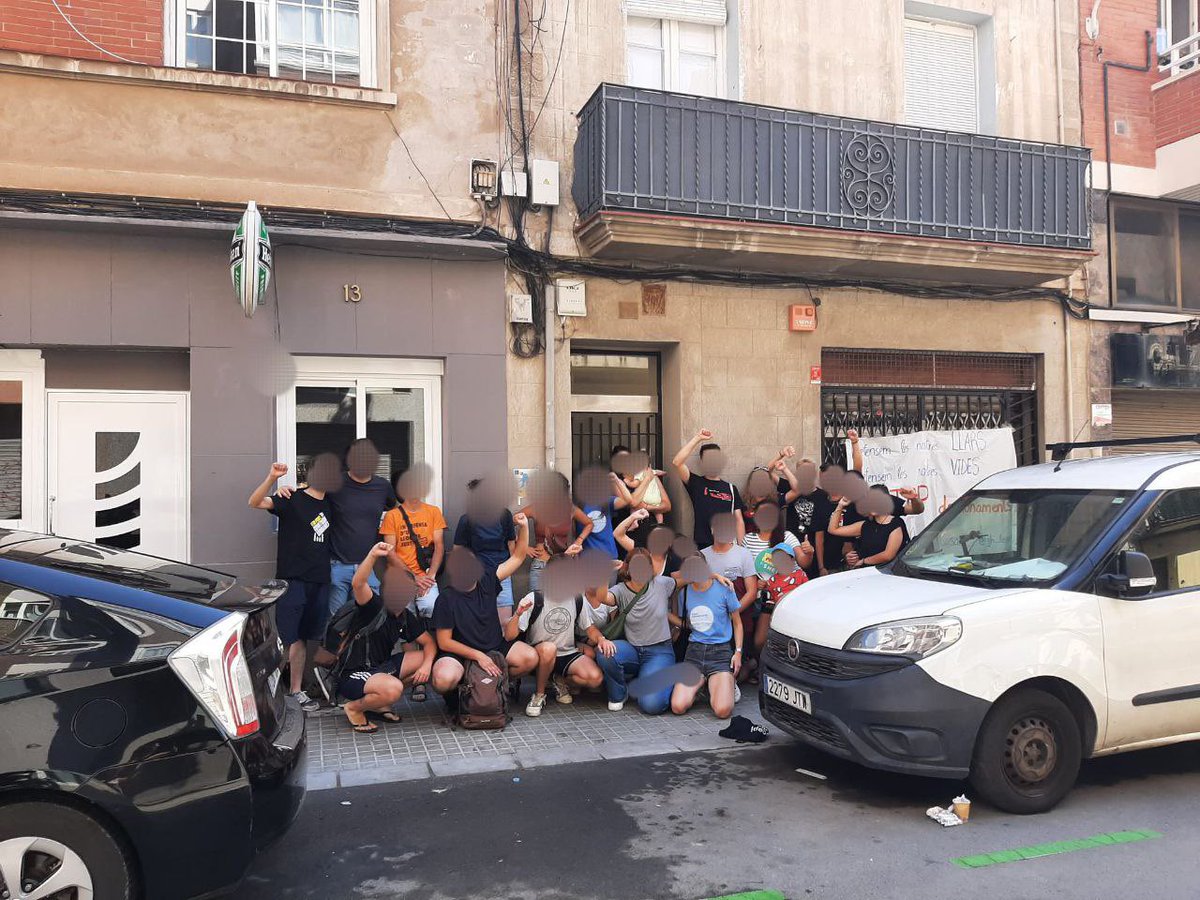 ✊🏼ATURAT✊🏼

💙La lluita segueix als carrers, ens veiem al setembre! Visca la lluita de la classe obrera! 

⚒️Un cop més #LaTekleEsQuedaACasa!