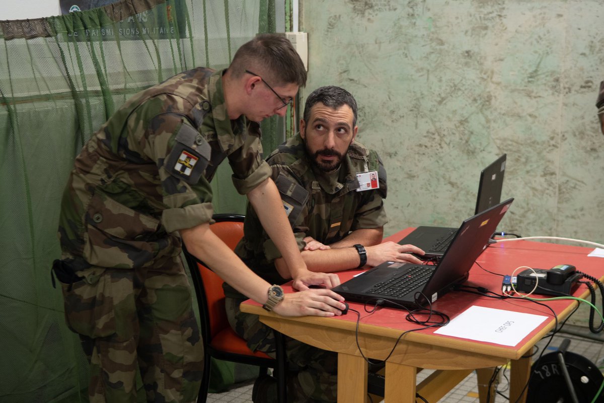 48eRT_CDC's tweet photo. Cette semaine se terminait la #FACQ IDA (Formation d’Adaptation Complémentaire Qualifiante Installation Desserte et Aide aux usagers) qui avait lieu au régiment à destination d’une vingtaine de nos militaires. #formation #continue #carriere 
@armeedeterre 
@COMSIC_FR 
@ArmeesNoA https://t.co/iLJ5UsatiC