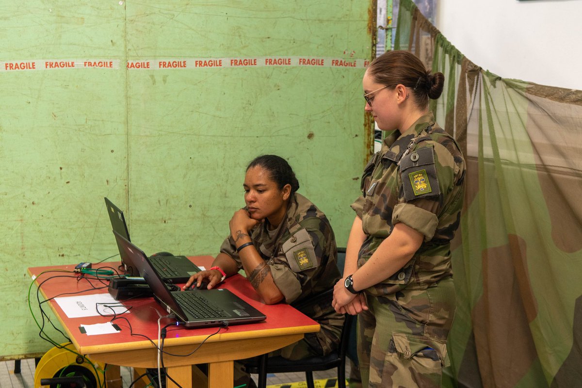 48eRT_CDC's tweet photo. Cette semaine se terminait la #FACQ IDA (Formation d’Adaptation Complémentaire Qualifiante Installation Desserte et Aide aux usagers) qui avait lieu au régiment à destination d’une vingtaine de nos militaires. #formation #continue #carriere 
@armeedeterre 
@COMSIC_FR 
@ArmeesNoA https://t.co/iLJ5UsatiC