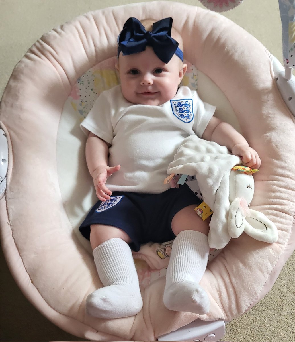 StaceyHiett8's tweet photo. Almost a year ago I watched the Lionesses win the Euros after finding out I was pregnant after months of struggling. This morning I'm watching them at the world cup with my little lioness. Life is good ❤️ #WomensWorldCup2023 https://t.co/Dd8loW4Bq5