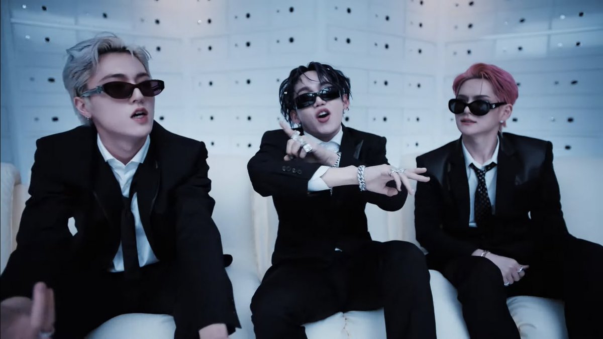 YiiCabj79's tweet photo. Felicidades a treasure por tener al hyunhayo, la mejor rap line de la 4ta generación 🔥🔥♥️

TREASURE REBOOT COMPLETE
#TREASURE_BONABONA_Out_Now
#트레저_정규2집_보나보나_컴백
#TREASURE    #트레저
@treasuremembers https://t.co/Td194fT1Fr