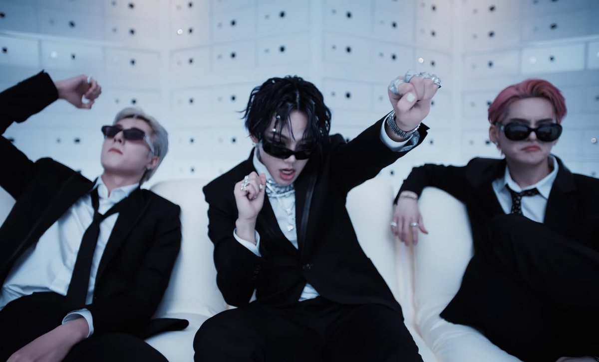 YiiCabj79's tweet photo. Felicidades a treasure por tener al hyunhayo, la mejor rap line de la 4ta generación 🔥🔥♥️

TREASURE REBOOT COMPLETE
#TREASURE_BONABONA_Out_Now
#트레저_정규2집_보나보나_컴백
#TREASURE    #트레저
@treasuremembers https://t.co/Td194fT1Fr