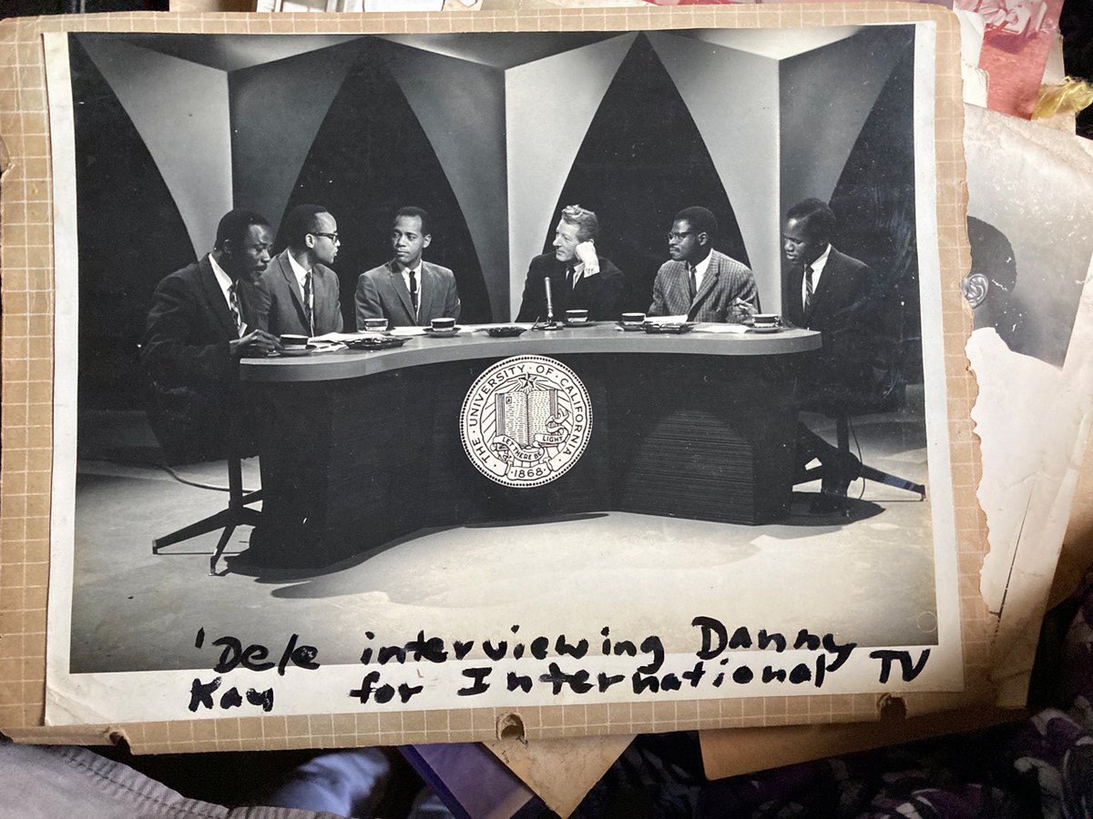 MareikePalmeira's tweet photo. FRANCIS OLADELE COLLECTION
Oyo / Nigeria / 2022
#FrancisOladele in California next to #DannyKaye.
Kaye - his real name was Daniel David Kaminsky (1911-1987) - was an American actor, comedian and singer. He was one of America's most popular comedians for many years. https://t.co/fJHblFlQAj