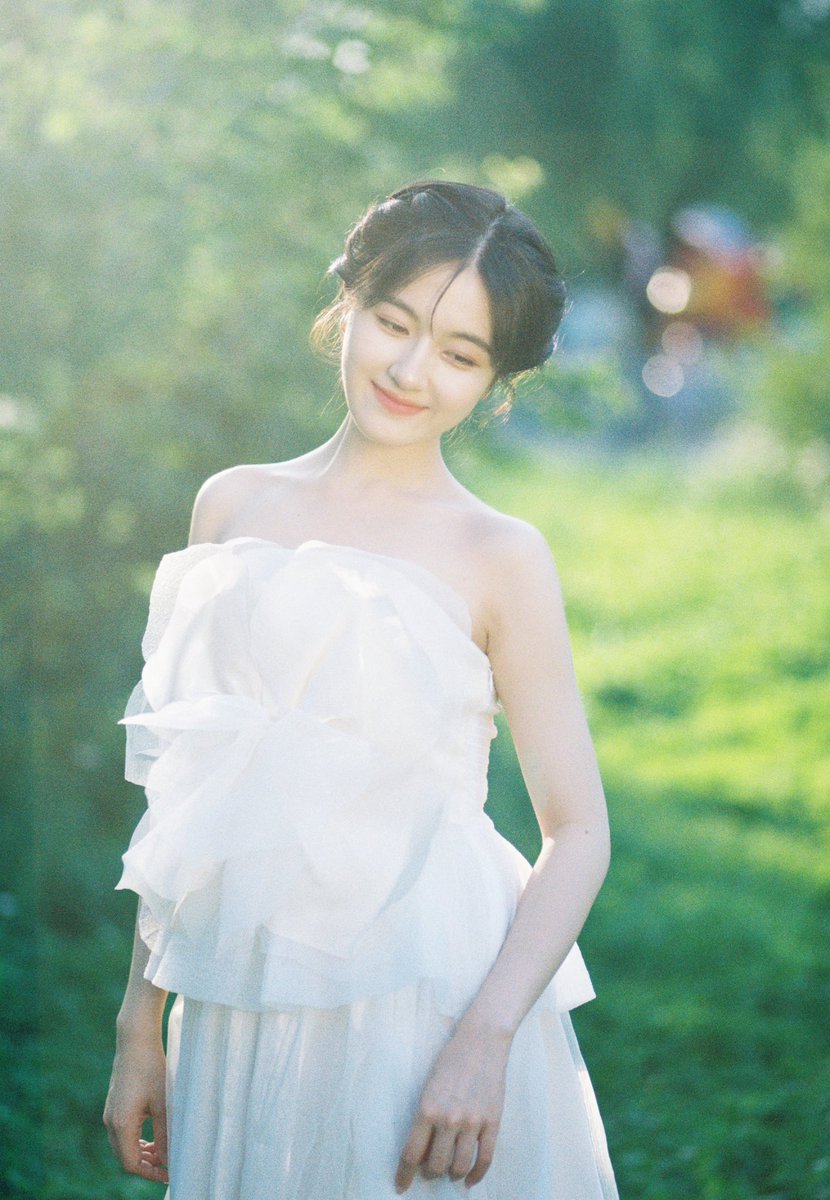 5237xingxulandi's tweet photo. The morning sunlight adorns the beauty of Landi more splendor and magnificence 🌷

#lilandi #chenxingxu #thestarrylove #星隕凝結成糖果 #星落凝成糖 #少典有琴 #辣目 #沒有情 #聞人 #离光夜昙 #牛迪超话 #牛迪 #NiuDi #星影不李 #尽头耶和 #李兰迪 #陈星旭
#陈星旭李兰迪 https://t.co/QfwScISNws