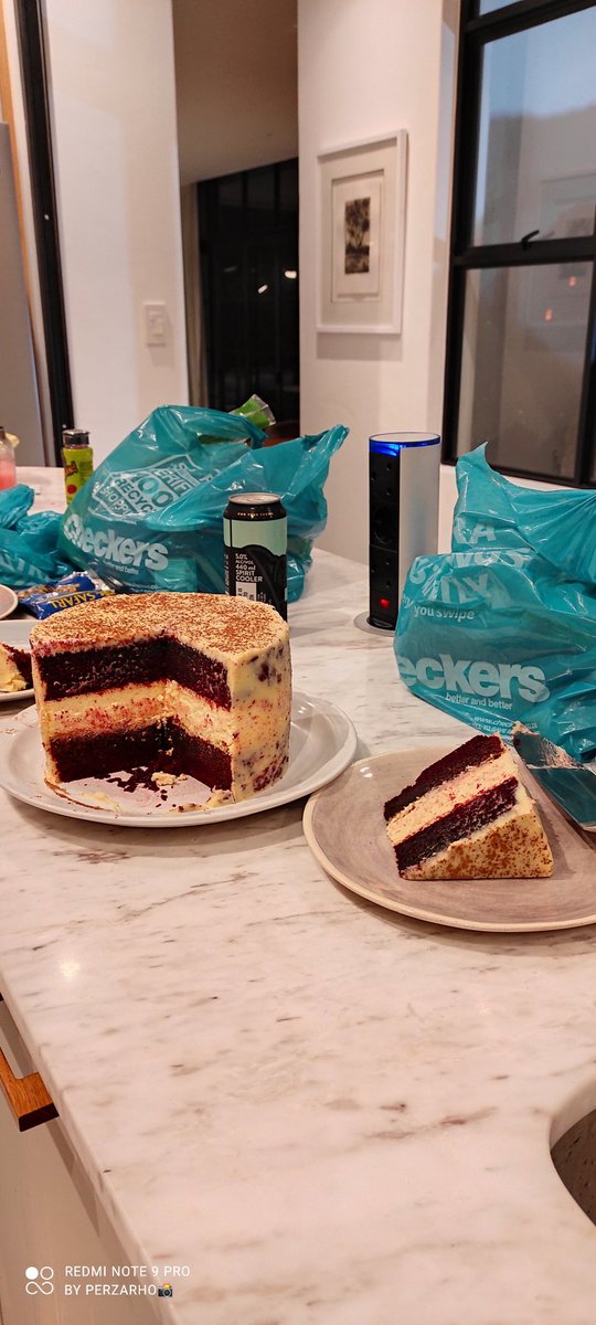 RED VELVET CHEESECAKE CAKE
 
INGREDIENTS 

CHEESECAKE:
• X2 (230g) packages of cream cheese, at room temperature
• ⅔ cup granulated white sugar
• pinch of salt
• 2 large eggs
• ⅓ cup sour cream
• ⅓ cup double whipping cream
• 1 tsp vanilla extract
Thread