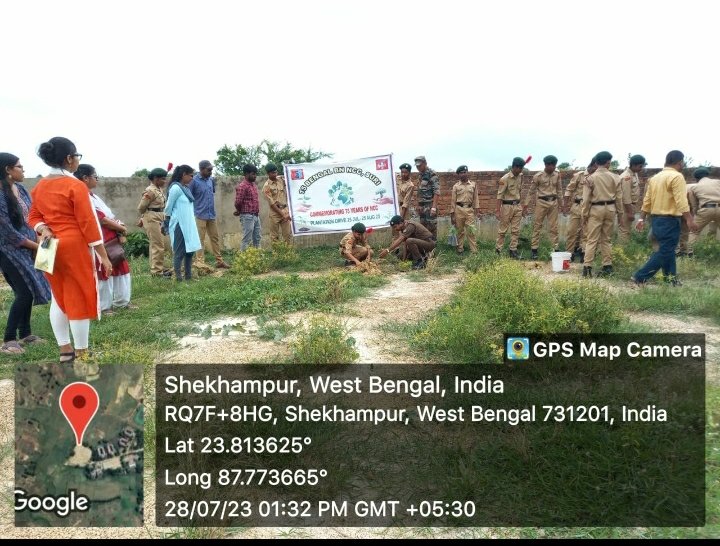 15_BEN_NCC's tweet photo. #NationalCadetCorps 
#75yearsofNCC Tree plantation was carried out by JD &amp; JW cdts of Jawahar Navodaya Vidyalaya, Gopalpur under 15 Bengal Bn NCC Suri/Burdwan Gp/WB&amp;Skm Dte. Burdwan Gp will be planting more than 7000 saplings for the event over a month.
@nccwbskm 
@HQ_DG_NCC https://t.co/awiRCbHSnt