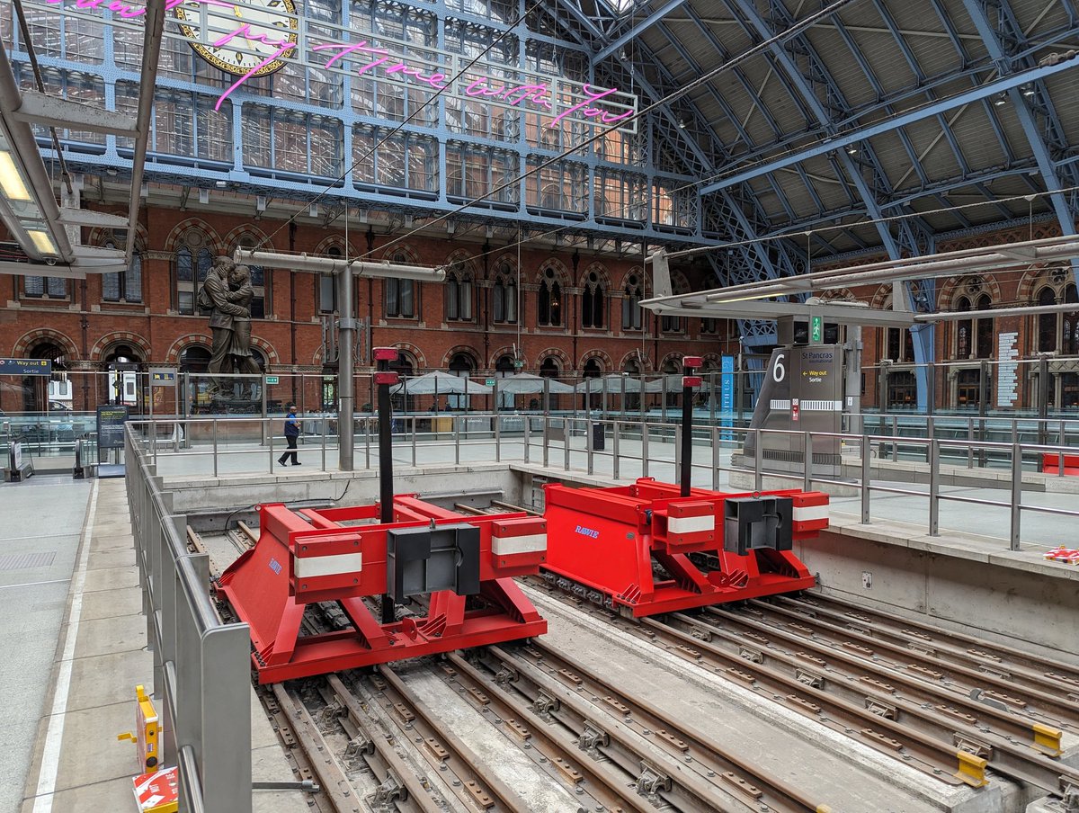 richardavsmith's tweet photo. Alas: I am at last back where my ill-fated #OrientExpress speed run began: London St Pancras, looking up at the famous clock.
This is #TheEndOfTheLine.
I might try doing it again someday, see what other misfortune befalls me, and continue beyond Ankara into lands new to me! https://t.co/Dqu5stFutO