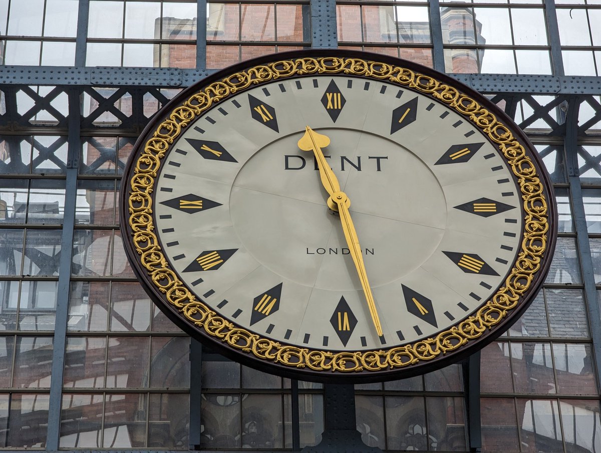 richardavsmith's tweet photo. Alas: I am at last back where my ill-fated #OrientExpress speed run began: London St Pancras, looking up at the famous clock.
This is #TheEndOfTheLine.
I might try doing it again someday, see what other misfortune befalls me, and continue beyond Ankara into lands new to me! https://t.co/Dqu5stFutO