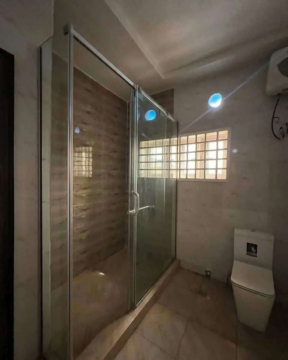 fortcubesrealty's tweet photo. A Solidly Built 5 Bedroom Detached Duplex with BQ Swimming Pool Available FOR SALE
Location: Asokoro, Abuja
Price: N650M
For Inspection:
07055550475 https://t.co/3aicUMCkZI