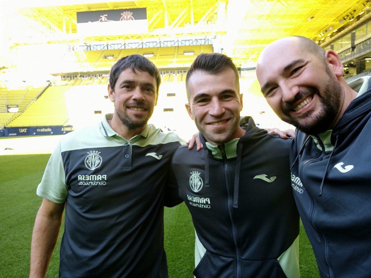 B_Vert's tweet photo. Ha llegado el momento de la despedida por palabras: personas, aprendizaje, formación, risas, exigencia, profesionalidad, verde, compañeros, equipo, confianza, resultados, partidos...Gracias Villarreal por tanto. Endavant! https://t.co/uyWt1VLGk9