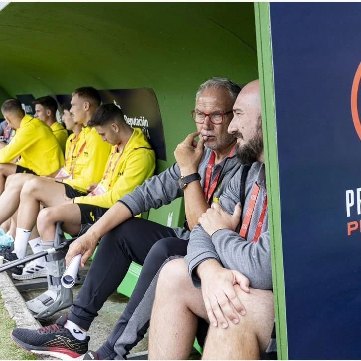 B_Vert's tweet photo. Ha llegado el momento de la despedida por palabras: personas, aprendizaje, formación, risas, exigencia, profesionalidad, verde, compañeros, equipo, confianza, resultados, partidos...Gracias Villarreal por tanto. Endavant! https://t.co/uyWt1VLGk9