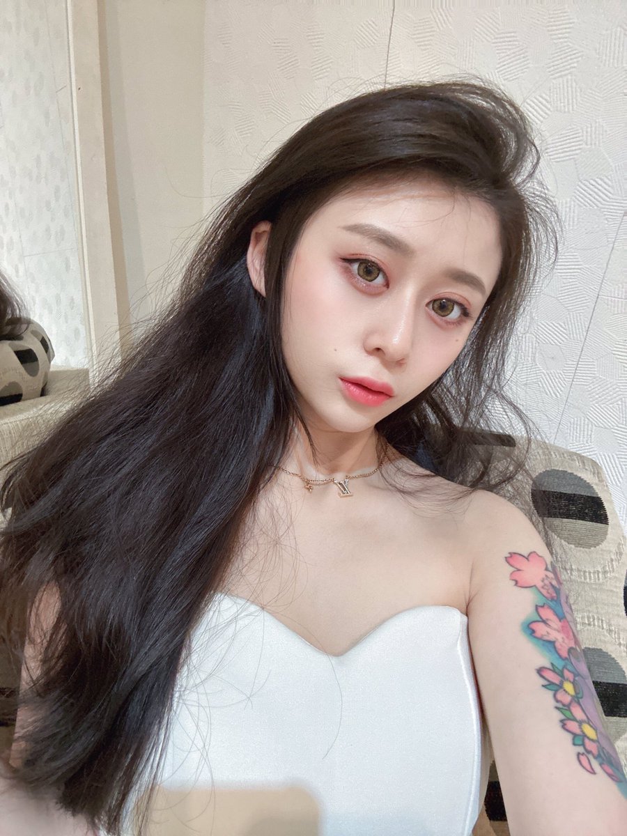 baibai040404's tweet photo. 好吃的東西要吃進肚子裡
可愛的人要放在心裡❤️ https://t.co/JjAUCa39aH