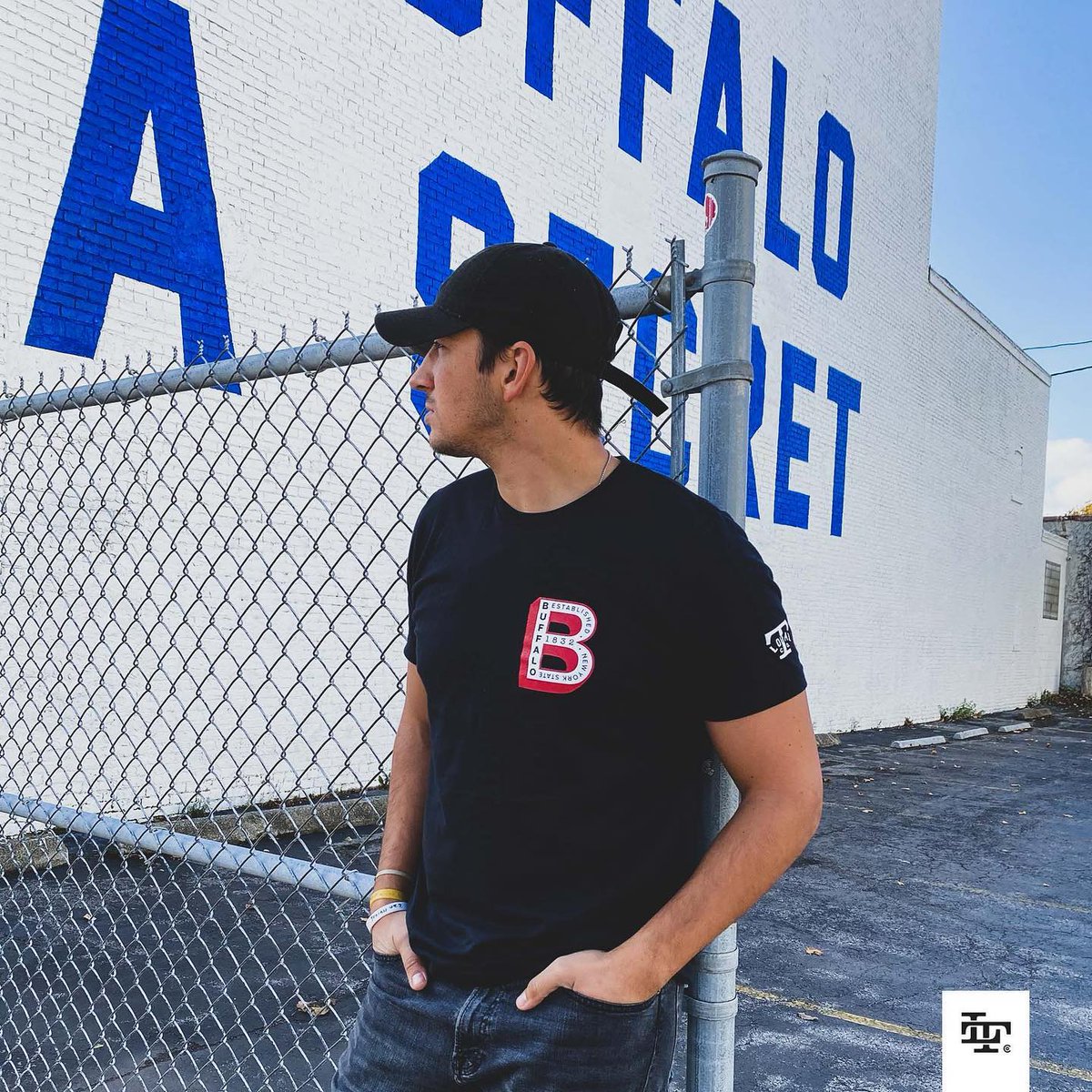 LoyalTCo's tweet photo. Happy Friday!🎉 Now get out and Support Your Soil.

There's only a FEW MORE DAYS for our limited-time on-hand sale, LIVE NOW on our website at 🌐https://t.co/ZGkNDWxnOQ when you use the code "JULY30" for 30% OFF"💸

#buffalo #buff #buffalony #billsmafia #buffalobills https://t.co/Ardm3YgmKA