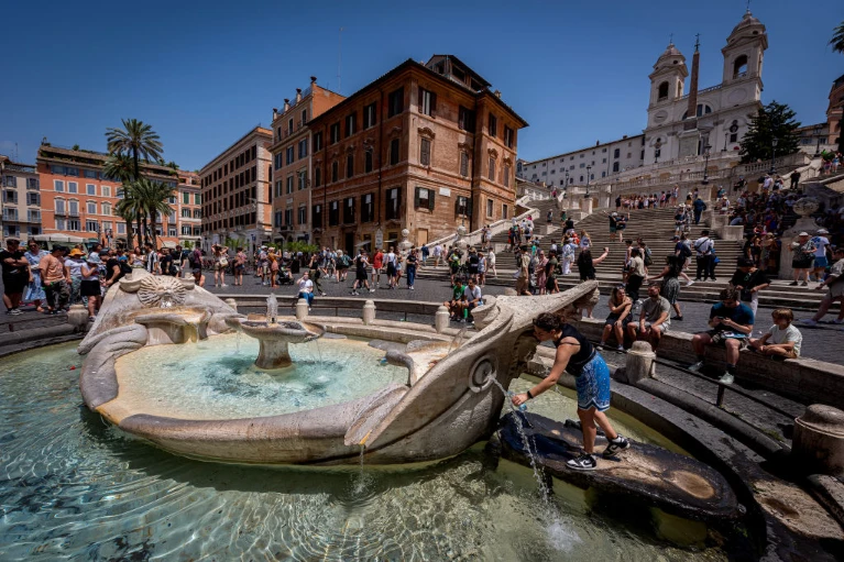 Chiara Sabelli (@chiara_sabelli) on Twitter photo According to <a href="/CopernicusEU/">Copernicus EU</a>, there were 5 #heatwave days in Rome in 2003, 11 in 2022. There could be between 28 and 54 of them in 2080. Other large Italian #cities will see a similar trend. They all need to catch up with #adaptation. My latest <a href="/NatureItaly/">Nature Italy</a>
nature.com/articles/d4397… According to <a href="/CopernicusEU/">Copernicus EU</a>, there were 5 #heatwave days in Rome in 2003, 11 in 2022. There could be between 28 and 54 of them in 2080. Other large Italian #cities will see a similar trend. They all need to catch up with #adaptation. My latest <a href="/NatureItaly/">Nature Italy</a>
nature.com/articles/d4397…
