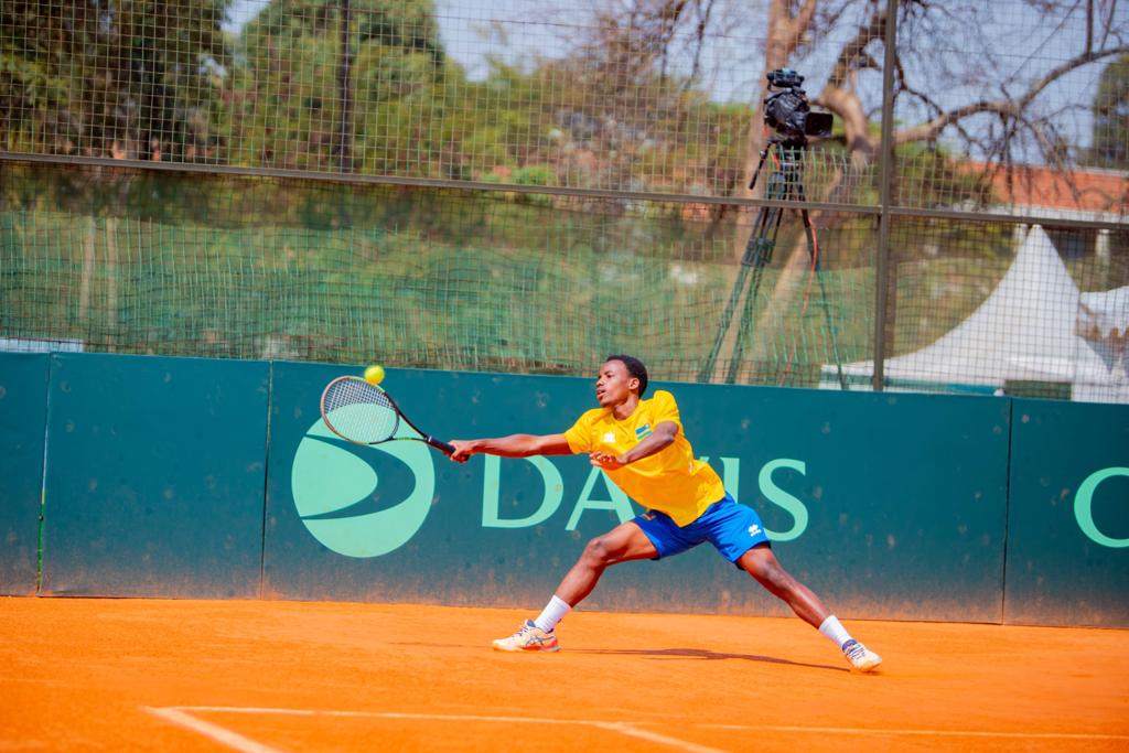tennis_rwanda's tweet photo. #DavisCupRwanda 

Group IV - Africa - Group B 

Day III, Match I 

David Ekpenyong ( #Nigeria) ✅️

6-1 6-3 

Hakizumwami Junior ( #Rwanda) 

#DavisCup #CIMERWA #AmekiColor #ParkInn #SimbaVoyages #VisitRwanda #Liquid https://t.co/qn8QYzbUT6