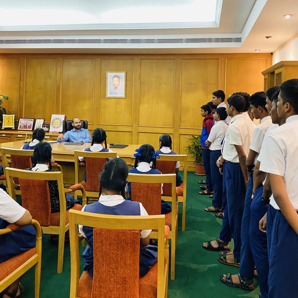 Joshua_De_Souza's tweet photo. Enjoyed a fruitful interaction with the students of St. Anthony’s School, #Duler regarding the #LegislativeAssembly.
It is wonderful to see the students so eager to know more about the workings of the #Assembly. (1/2) https://t.co/Cx0IJqxmWy