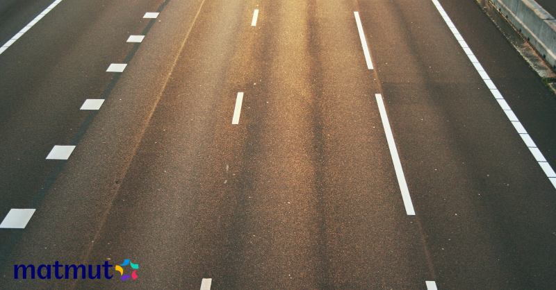 Matmut's tweet photo. #autoroute 🛣️Quels sont les véhicules prioritaires sur la route ?
Camions de pompiers, voitures de police et de gendarmerie, SAMU, ambulances…